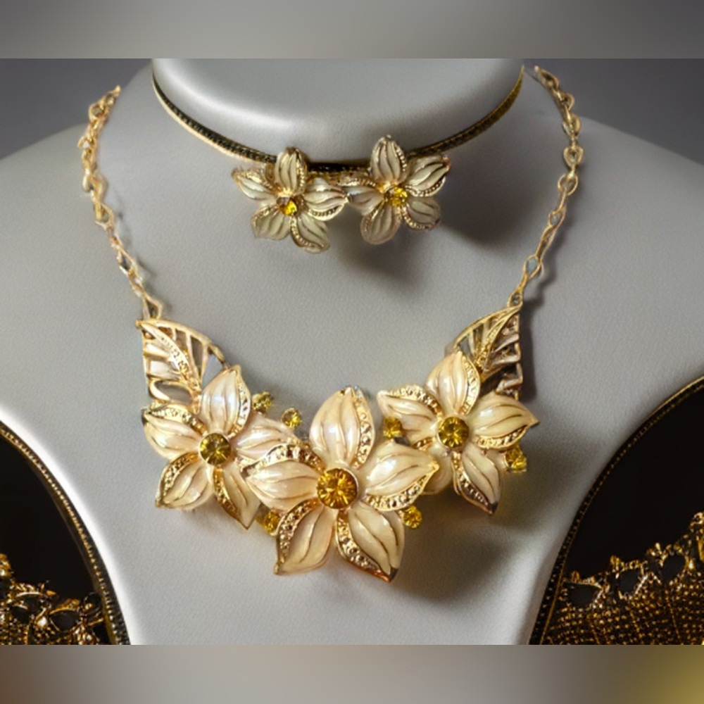 Elegant Magnolia Set